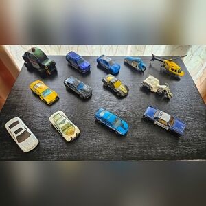 13bHOT WHEELS Mattel  Police Cars